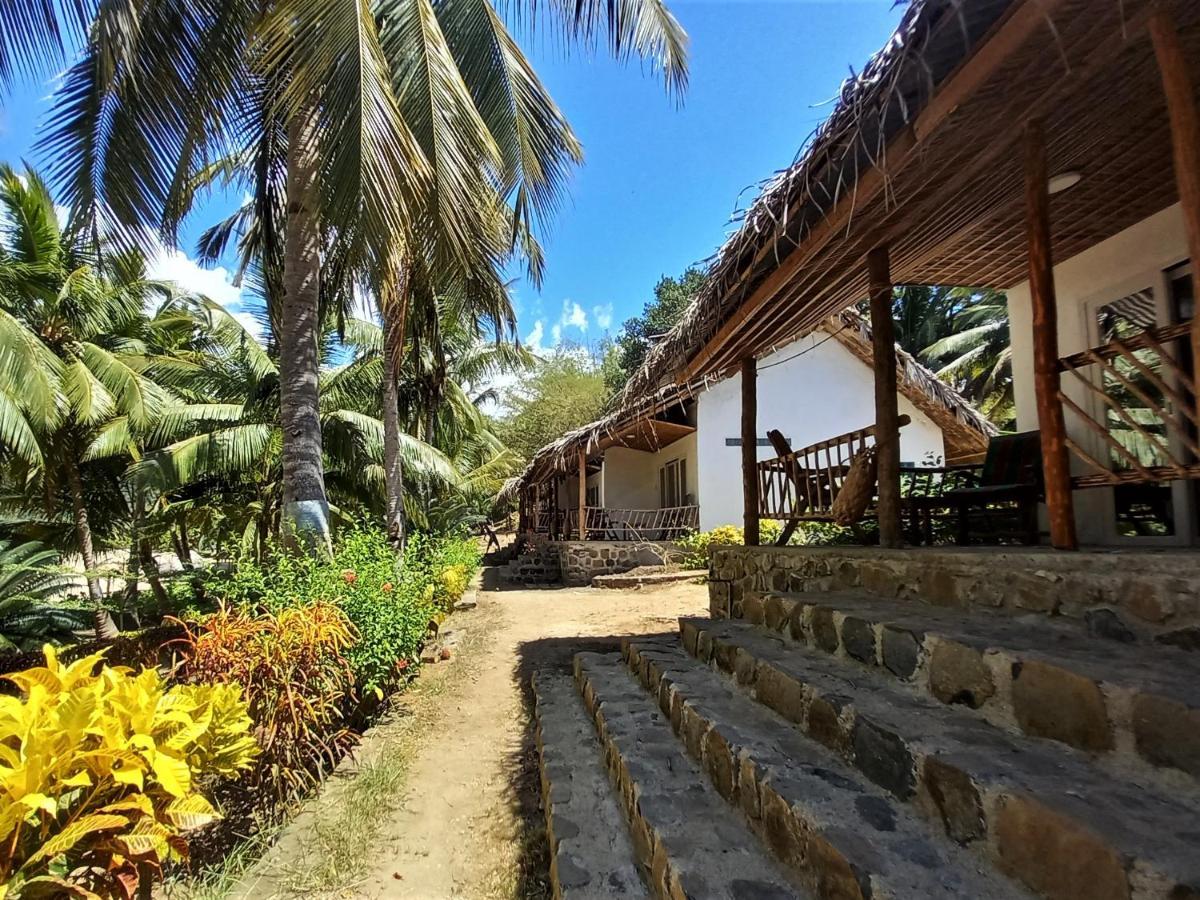 Moheli Laka Lodge Nioumachoua エクステリア 写真