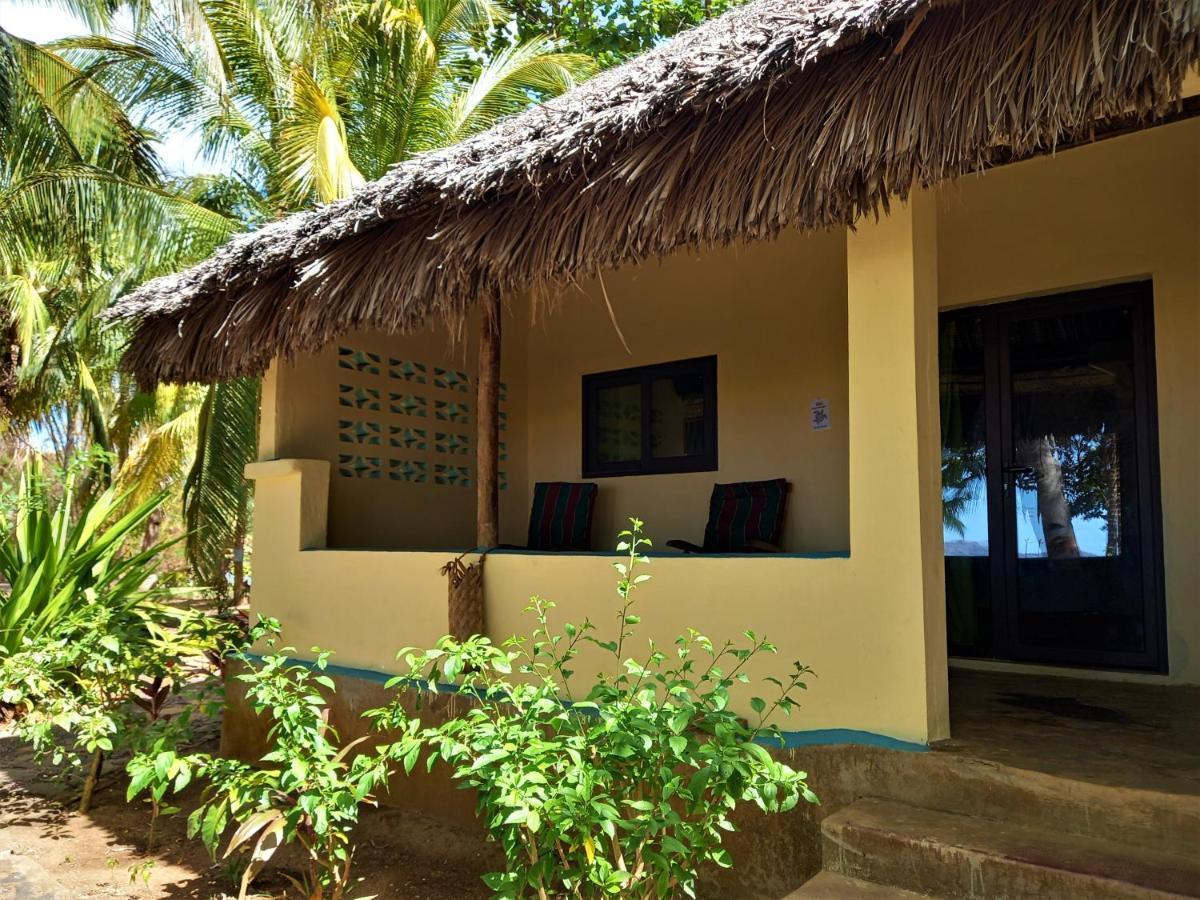 Moheli Laka Lodge Nioumachoua エクステリア 写真